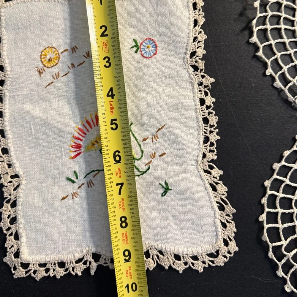 Vintage White Crochet Lace Doily and Embroidered Floral Linen Napkin Set 2pc